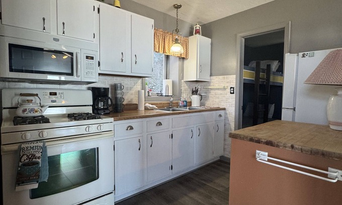 South Haven Cabin | Endless Sunsets Cabin 4