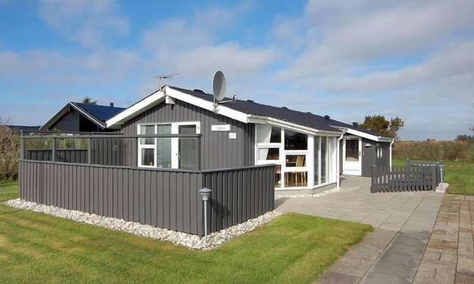 Lokken House | "Engelbrecht" - 400m from the sea by Interhome