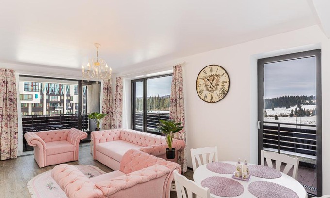 Poiana Brasov Apartment | English Home in Silver Mountain Resort Poiana Brasov