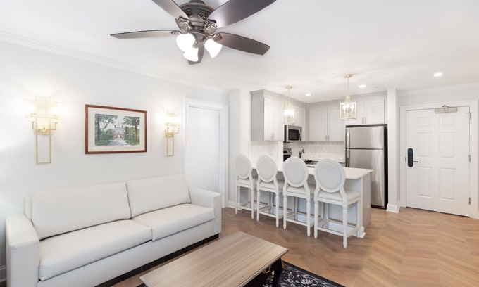 Williamsburg Apartment | Enjoy a 2BR luxurious villa @ Williamsburg Westgate Resort.