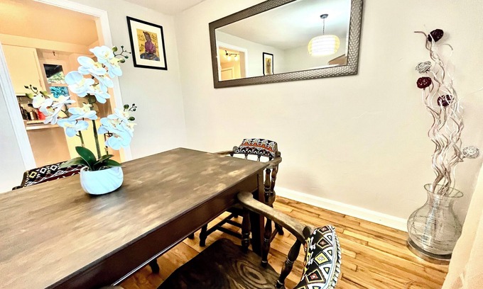 Brookline House | Enjoy a cozy, comfortable, and relaxed atmosphere at Kwetu Homes in Pittsburgh.
