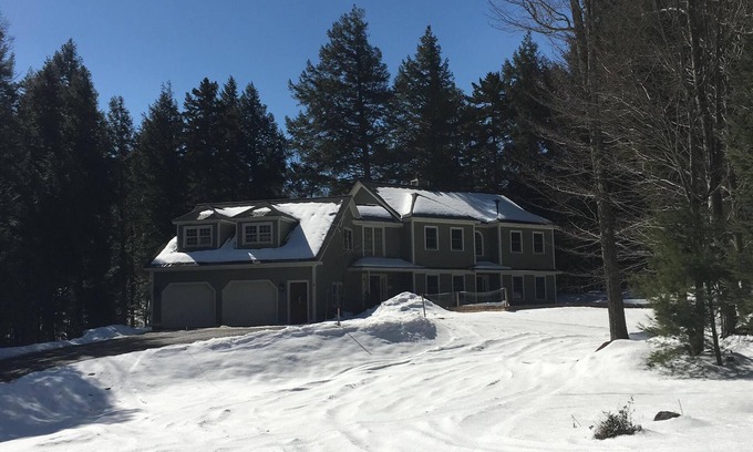 Waitsfield House | Enjoy a magical winter holiday at Sugarbush Resort/Mad River Valley