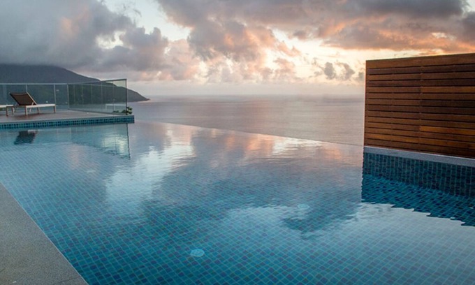Glacis Villa | Enjoy a panorama of the Indian Ocean from a family-sized deck in the Seychelles!