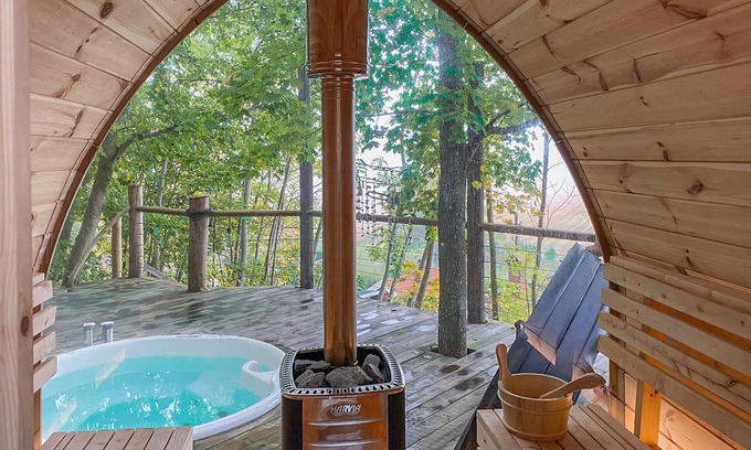 Vastra Tunhem House | Enjoy a relaxing vacation in the inviting vacation home in an idyllic location.