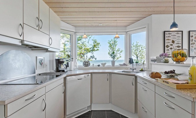 Skarup Fyn House | Enjoy a wonderful vacation in this cozy vacation home right by the sea.