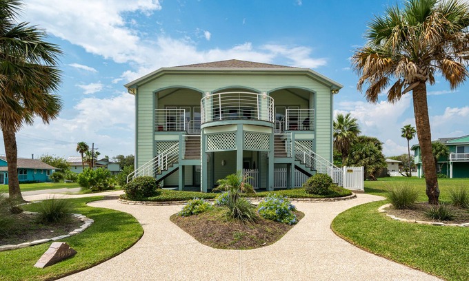 Key Allegro House | Enjoy amazing Bay views from Seaside Sanctuary!