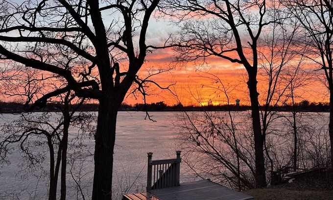 Elk River House | Enjoy beautiful sunsets year round from this cozy 3 bedroom home on Lake Orono.