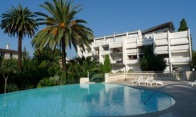 Prado - Republique Apartment | Enjoy Best of Cannes – Close to Everything but Away from It All
