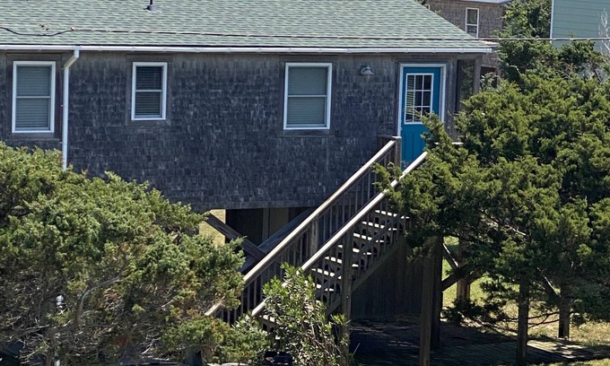 Hatteras Cottage | Enjoy Easy Access To The Ocean Less Than 100 Yards Away!