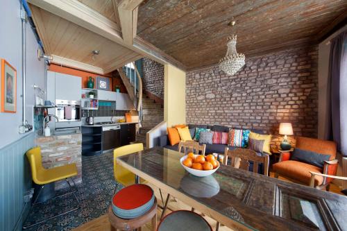 Balat House | Enjoy Golden Horn views from Tangerine house