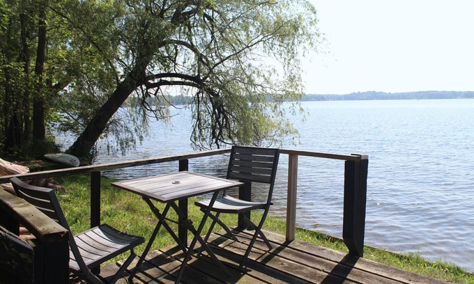 Cloverdale House | Enjoy Lake & Farm Life