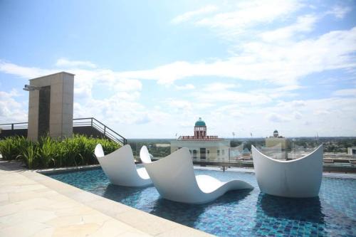 Pelabuhan Klang Apartment | Enjoy Modern, Spacious, Peaceful stay with Lake view - Gravit8