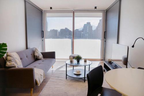 El Golf Apartment | Enjoy Space and Comfort in 2BE in Las Condes
