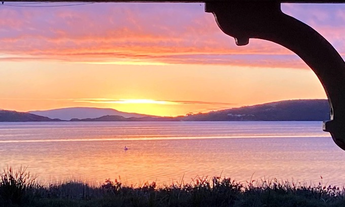 Little Grove House | Enjoy Sunrise Views from the comfort of this beautiful home away from home!