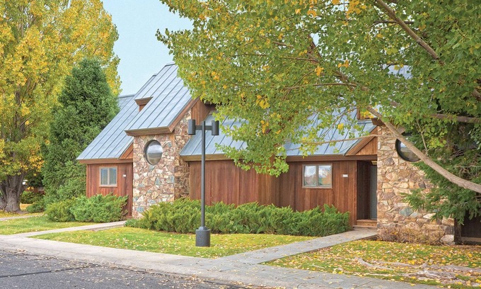 Pagosa Springs Resort | Enjoy the Crisp Mountain Air on the Pinon Lake w/Golf, hiking, skiing, riding and fishing