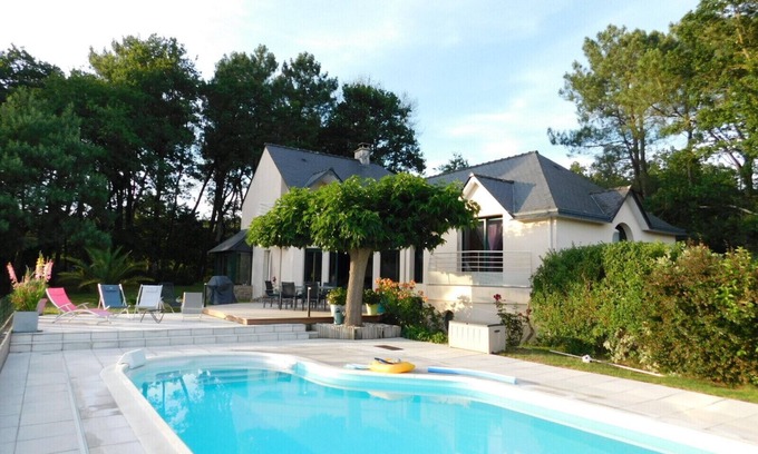 Nivillac Villa | Enjoy the peace and quiet just 30 minutes from beaches and tourist attractions