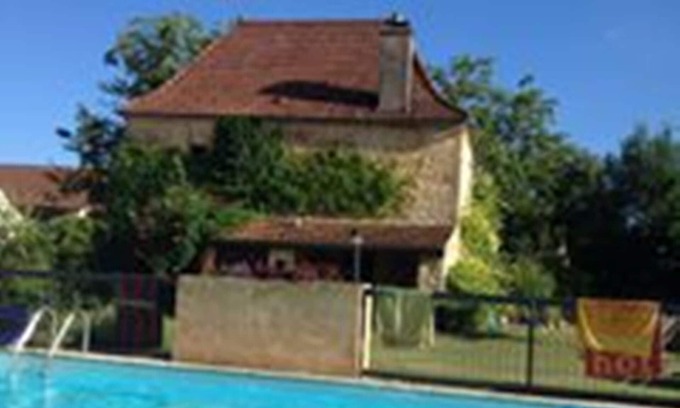 Montgesty Cottage | Enjoy your holiday in a charming gîte with a large pool in South-West France