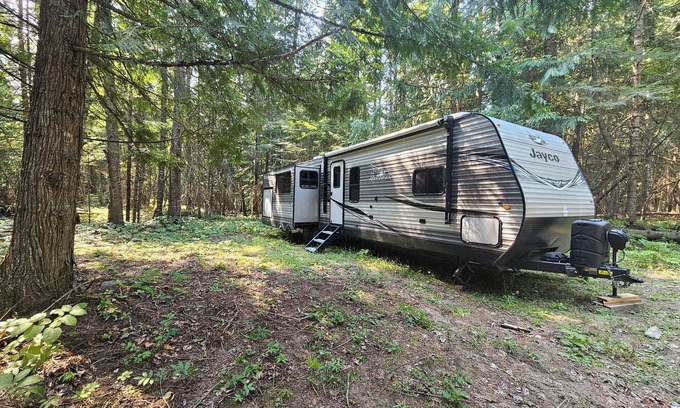 Clark Fork House | Enjoyable RV with AC, heat, water, in charming Clark Fork. Pet friendly.