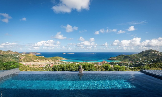 Lurin Villa | Enter a world of magic with creole architecture, tropical garden and magnificent