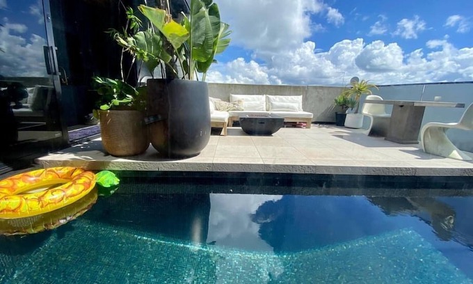 Grey Lynn Apartment | Entertainers penthouse with 5 bedrooms pool & spa
