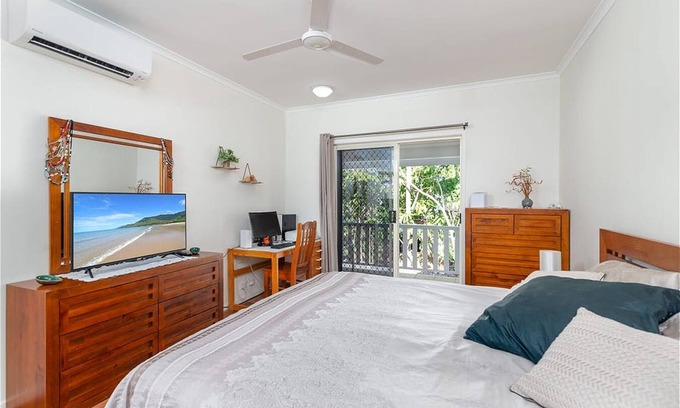 Port Douglas House | Entire 2 bed townhouse 200 metre from beach