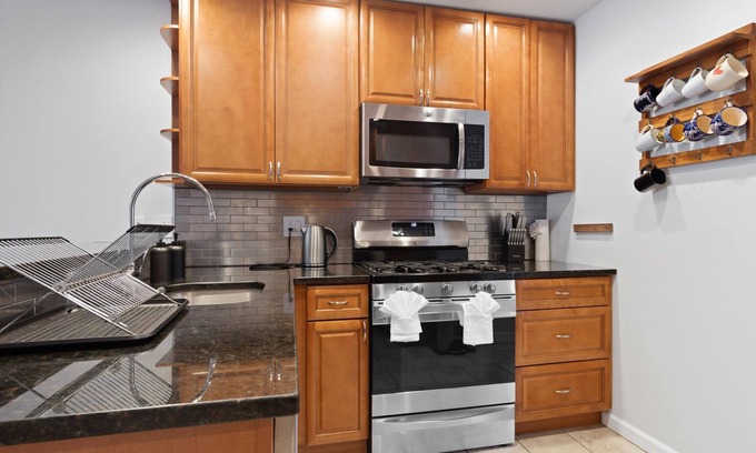 Potomac West House | Entire 2-BR Townhome, Mins from Del Ray & Old Town