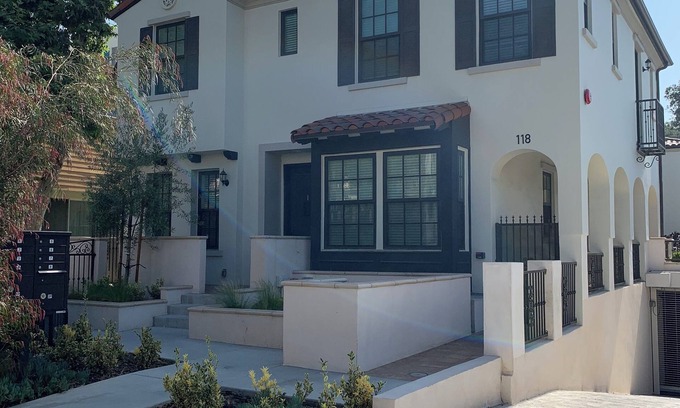 Mid Central Condo | Entire 3Bds 3Ba Condo with private parking in Prime Pasadena