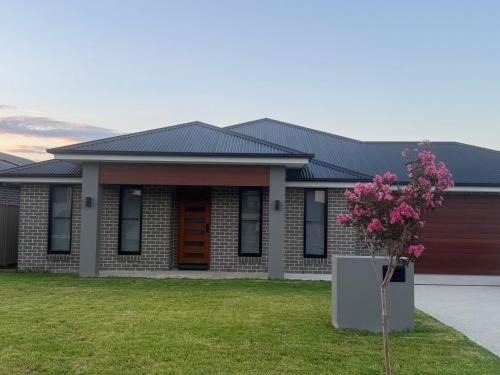 Kelso House | Entire 4 bedroom home on Connolly in Bathurst