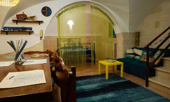 Municipio 4 Apartment | Entire Apartment | Free Wifi | Marine style furnishings