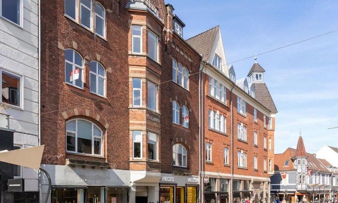 Vejle Apartment | Entire central 2-bedroom condo with jacuzzi(130m2)