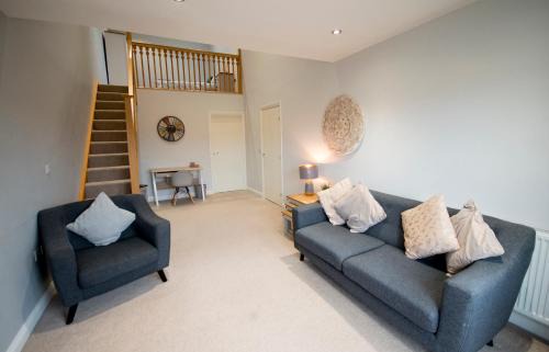 Darlington Apartment | Entire Duplex apartment for up to 6 guests, free wifi