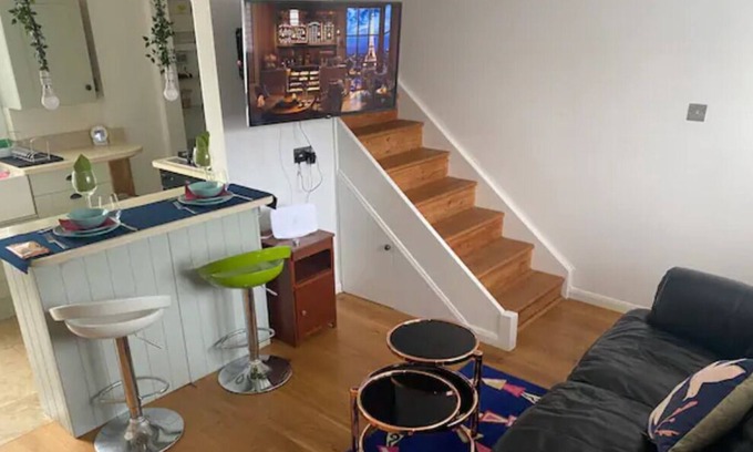 West Thornton House | Entire Home away from Home with Garden in quiet area