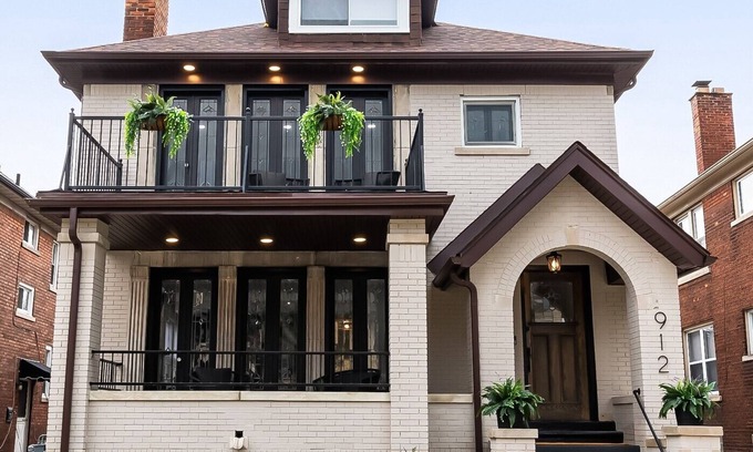 Grosse Pointe House | Entire home in Grosse Pointe Park . Welcome to the MotorcityBnB!