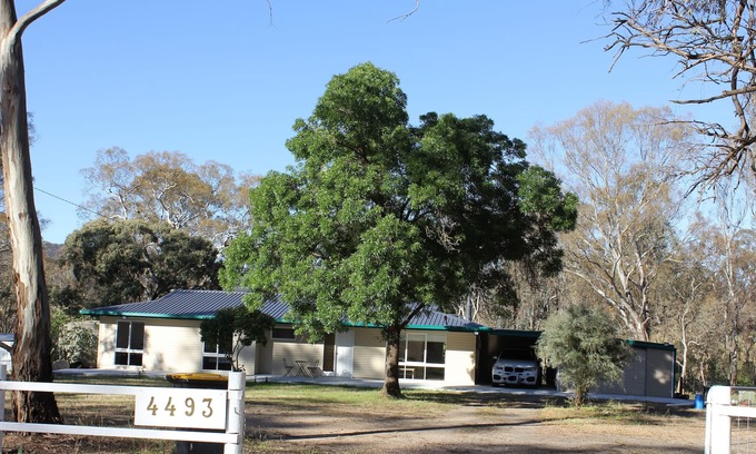 Heathcote House | Entire Residential Home 5 Minutes to Heathcote Town