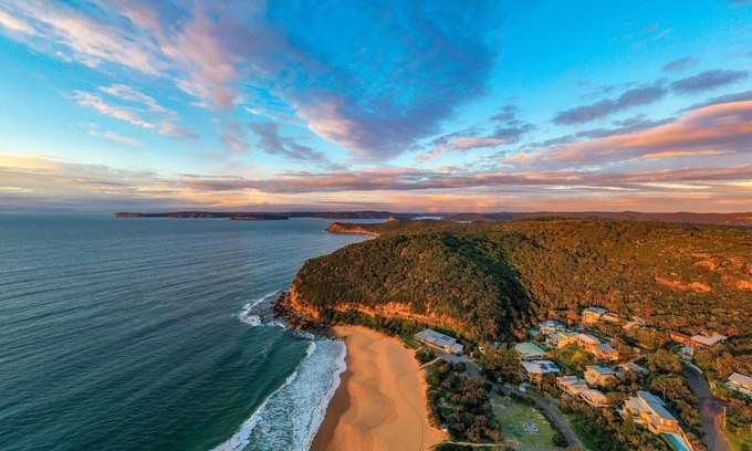 Killcare Heights Apartment | Entire Unit in Killcare Heights, Australia. Close to beach, hikes, restauarants.