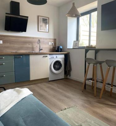 Coutiches Apartment | Entre ville et campagne appartement cosy avec parking et terrasse Wood