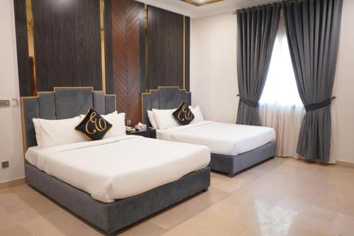 F-8 Sector House | Envoy Express