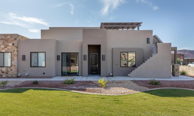 St. George Villa | Epic Escape