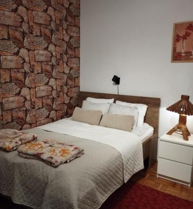 Jozsef Attila-lakotelep Apartment | Epres Flat