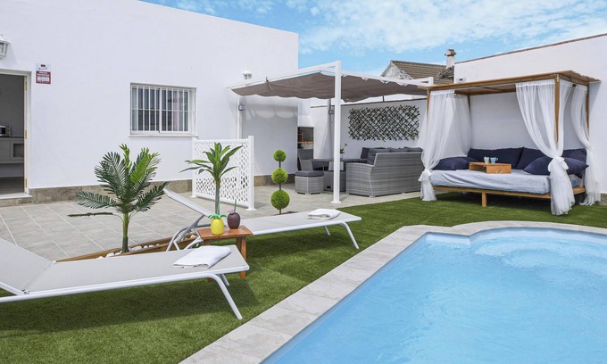 San Ambrosio House | Chalet Casa Caramelo with Mountain View, Wi-Fi, Pool, Garden & Terrace