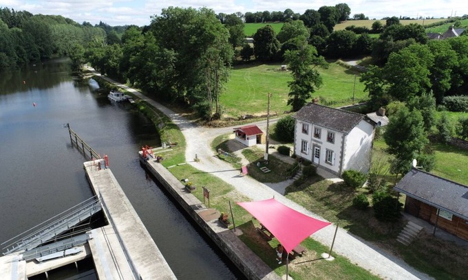 Sace House | Escapade en Bord de Rivière La Mayenne