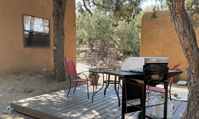 Northeast Santa Fe Cottage | Escape into serenity just minutes from the Plaza.