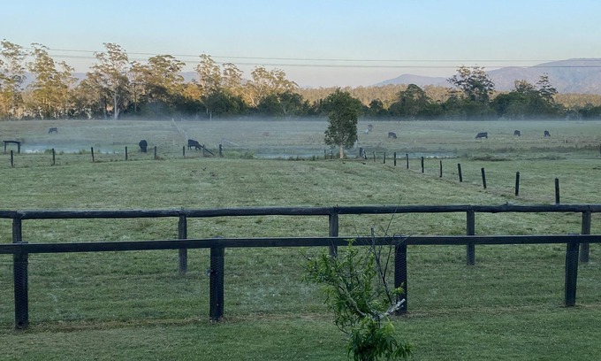 Bulahdelah House | Escape on 50 acres on the Buladelah river. Accommodation for upto 10 people.