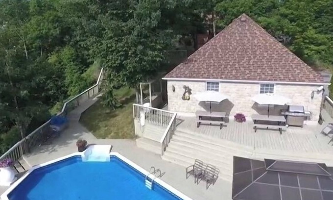 Rideau Lakes House | “Escape the city, embrace the serenity" Spring, summer and Fall Getaway !