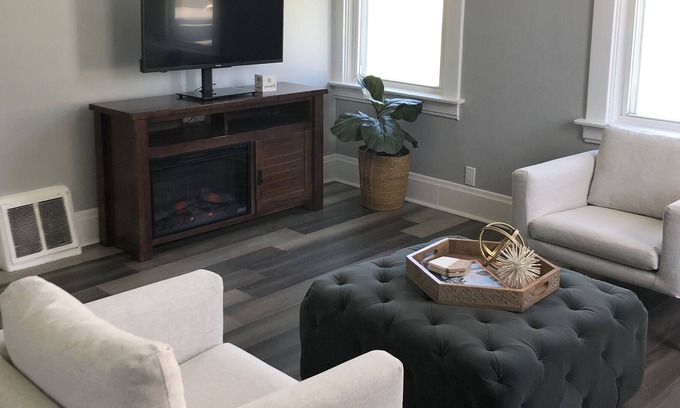 Reading House | Escape the Hustle and Bustle