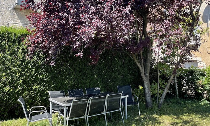 Courgeon House | Escape to a cottage in the heart of the Golden Triangle!