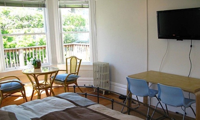 Pacific Heights Apartment | Escape To Alta Plaza Park