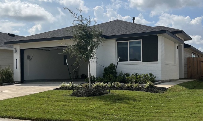 Southeast Houston House | Escape to Paradise Oasis near The Medical Center