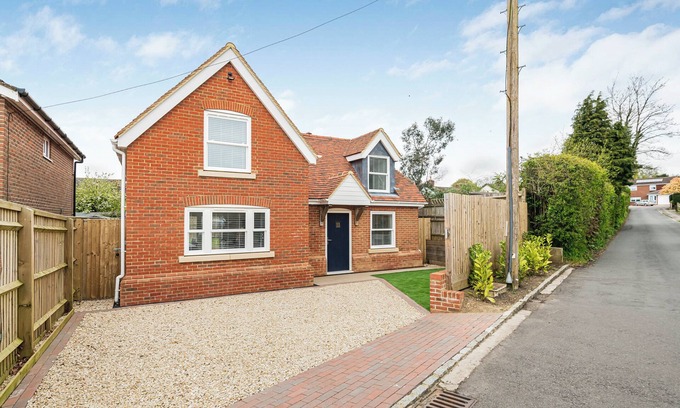 Maidensgrove House | Escape to the country with us - Near Henley on Thames.