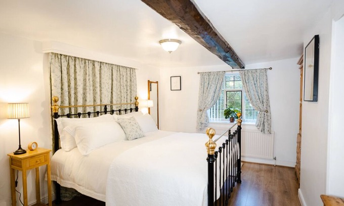 Buxton Bed & Breakfast | Escape to the countryside. Make impromptu plans & forget the world for a while.